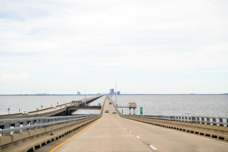 Pontchartrain: Brücke