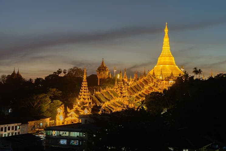 Buddhismus: Shwedagon-Pagode in Rangun