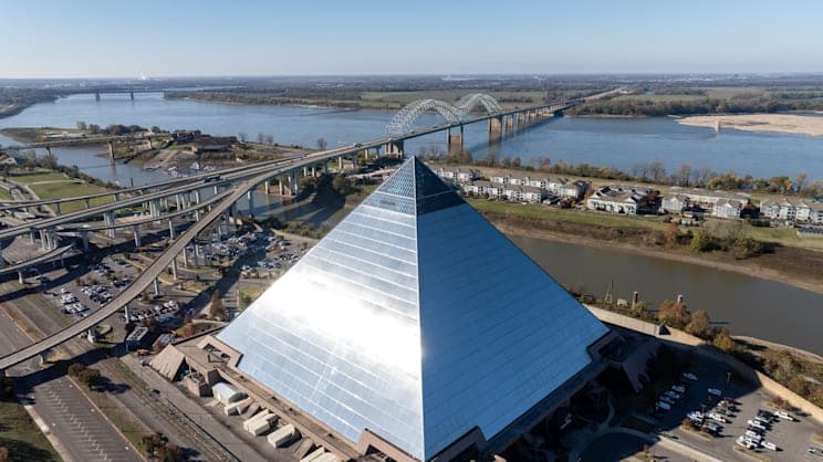 Memphis: Große Pyramide