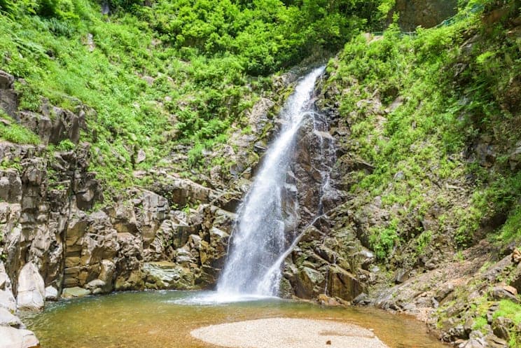 Wasserfall im Buchenwald Shirakami Sanchi